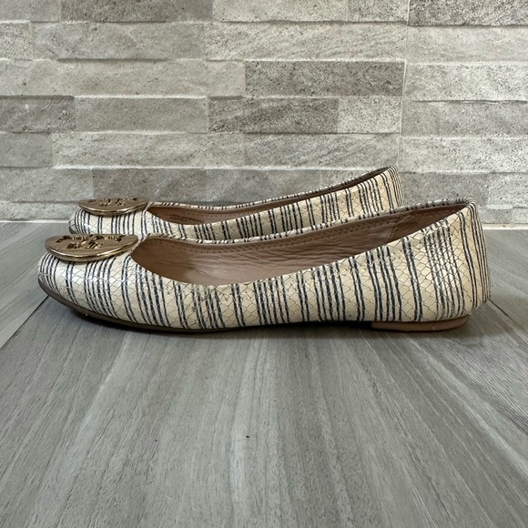 Tory Burch Snake Embossed Ballet Flats- Blue Cream Gold Hardware- Size 5.5 Women - Picture 5 of 11